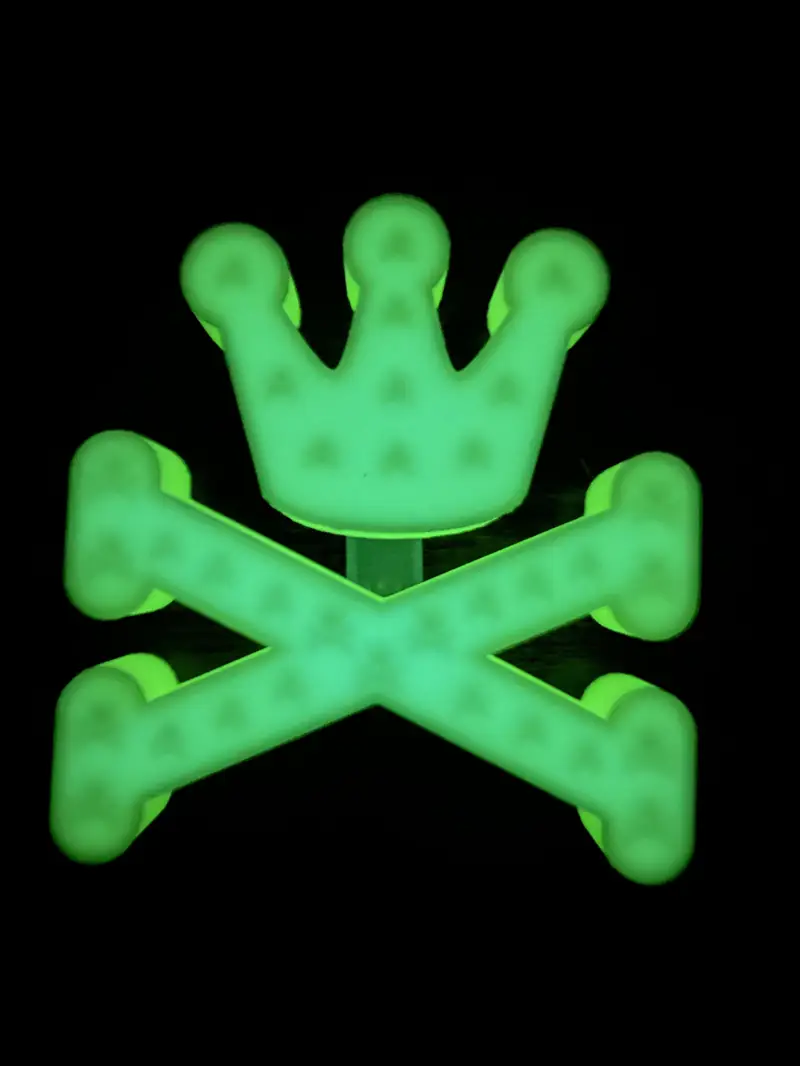 Logo couronne et os phosphorescent, veilleuse NT3D Concept