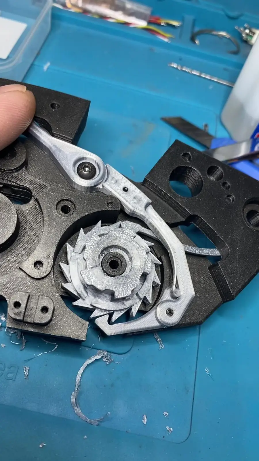 Mécanisme de coupe rotatif imprimé en 3D, système Crown Cutter